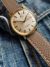 Load image into Gallery viewer, 1970 Beautiful Omega Seamaster deville *SERVICED* w. Warranty