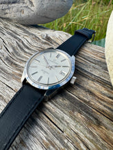 Load image into Gallery viewer, 1967 Beautiful Eterna ”Kontiki 10” with sharp case and linen dial