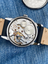 Load image into Gallery viewer, 1961 Very well preserved Longines (35mm) *SERVICED* w. waranty