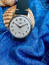 Load image into Gallery viewer, 1961 Very well preserved Longines (35mm) *SERVICED* w. waranty