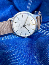 Load image into Gallery viewer, 1962 Gorgeous Omega Seamaster 30 with rare linen dial and *SERVICED* movement