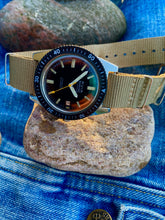 Load image into Gallery viewer, 1960's AVIA "Marino" automatic Diver with original box
