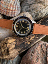 Load image into Gallery viewer, 1959 (approx) Vintage Enicar Sherpa Divette – Super Compressor