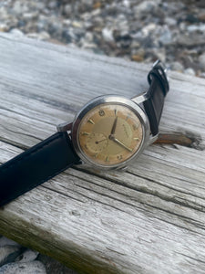 1950’s two tone Eterna with ”fat case” design. *SERVICED*