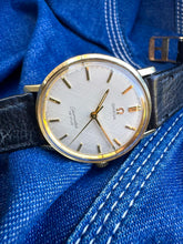 Load image into Gallery viewer, 1964 Incredable Omega Seamaster Deville with "Linen dial" *SERVICED*