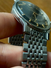 Load image into Gallery viewer, 1960 rare Omega Constellation ”Pie-Pan” with original bracelet *SERVICED*