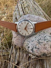 Load image into Gallery viewer, 1961 Omega Seamaster with beautiful "linen dial" *SERVICED* 1 year warranty