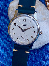 Load image into Gallery viewer, 1961 Very well preserved Longines (35mm) *SERVICED* w. waranty