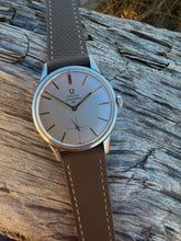 Load image into Gallery viewer, 1962 beautiful Omega Seamaster 30 *SERVICED* with warranty