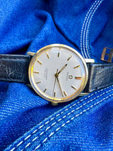 Load image into Gallery viewer, 1964 Incredable Omega Seamaster Deville with "Linen dial" *SERVICED*