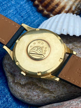 Load image into Gallery viewer, 1961 Omega Constellation ”Pie-Pan” 18k solid gold DeLuxe
