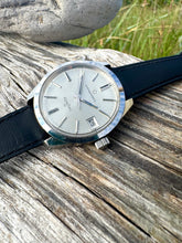Load image into Gallery viewer, 1967 Beautiful Eterna ”Kontiki 10” with sharp case and linen dial