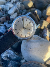 Load image into Gallery viewer, 1964 Omega Seamaster in lovely condition *SERVICED*