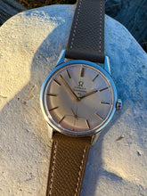Load image into Gallery viewer, 1962 beautiful Omega Seamaster 30 *SERVICED* with warranty