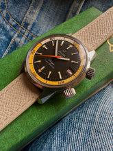 Load image into Gallery viewer, 1966 Rare Enicar Sherpa Super Divette ”T” with box and tag