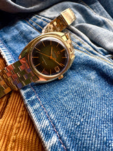 Load image into Gallery viewer, 1969 Super Rare Omega Constellation "Lacquer vignette" dial "SERVICED"
