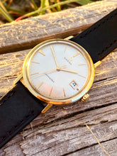 Load image into Gallery viewer, 1961 Omega Seamaster with gorgeous &quot;linen dial&quot; *SERVICED*