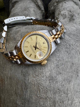 Load image into Gallery viewer, 1987 Beautiful Rolex Datejust, ref. 69173 *SERVICED* w Warranty