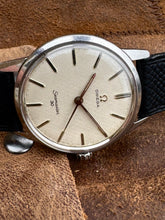 Load image into Gallery viewer, 1962 Beautiful Omega Seamaster 30 with ”linen dial”. *SERVICED* w warranty