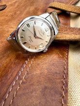 Load image into Gallery viewer, 1958 Enicar Ultrasonic ”Sherpa” date 100/116 BaCNS. Serviced with 1 year warranty