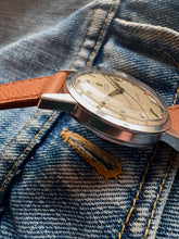 Load image into Gallery viewer, 1961 Rare Omega Automatic Seamaster ”Calendar” *SERVICED* w Warranty