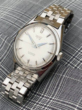 Load image into Gallery viewer, 1960 Tissot T.12 Automatic Seastar with original G.F-bracelet