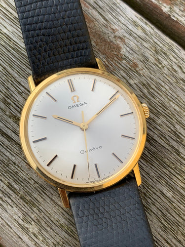 1967 Gold 18k Omega Genéve with original buckle, original leather strap and original crystal