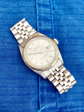 Load image into Gallery viewer, 1964 Vintage Rolex Datejust 1601 silver dial