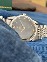 Load image into Gallery viewer, 1954 Omega Seamaster black dial Beefy Lugs with original bracelet (1502)