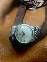 Load image into Gallery viewer, 1958 Omega Seamaster &quot;beefy lugs&quot;. Ref. 2846-2848, cal. 501. *SERVICED*