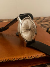 Load image into Gallery viewer, 1960 NOS Eterna-Matic with sunburst dial, 34,5 mm case. Ref: 107 VT.