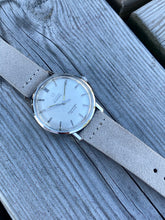 Load image into Gallery viewer, 1962 Omega Automatic Seamaster De Ville with linen dial *SERVICED*