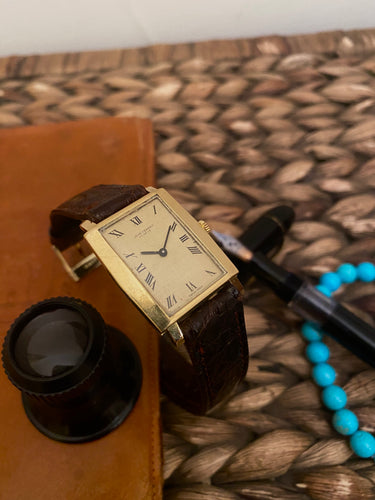 1975 Jean Perret 18 k gold, 24 x 28 (35) mm. *SERVICED*