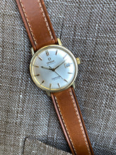 Load image into Gallery viewer, Omega Automatic Seamaster Deville with rare dial