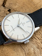 Load image into Gallery viewer, 1961 Rare Omega linen dial, cal. 285, ref: 14390
