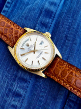 Load image into Gallery viewer, 1973 Rolex day date 18k gold. Ref: 1803