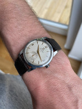 Load image into Gallery viewer, 1954 Omega Seamaster &quot;beefy lugs&quot; in pristine condition
