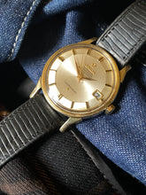 Load image into Gallery viewer, 1967 Omega Constellation ”Pie-Pan” with original strap/buckle *SERVICED*