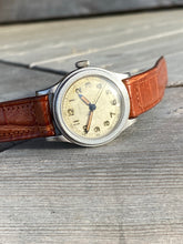 Load image into Gallery viewer, 1942 rare Longines tre tacche &quot;Step Case&quot; *SERVICED*
