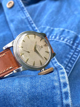Load image into Gallery viewer, 1952 Omega Seamaster ”Jumbo” with rare honeycomb dial