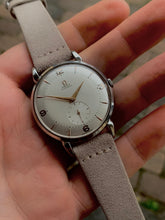 Load image into Gallery viewer, 1949/50 Rare Omega Jumbo, ref. 2482 *SERVICED*