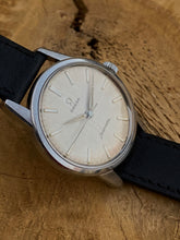 Load image into Gallery viewer, 1961 Rare Omega linen dial, cal. 285, ref: 14390