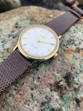 Load image into Gallery viewer, 1961 Omega Automatic Seamaster &quot;linen dial&quot; *SERVICED*