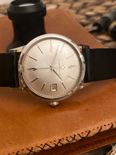 Load image into Gallery viewer, 1960 NOS Eterna-Matic with sunburst dial, 34,5 mm case. Ref: 107 VT.