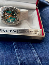Load image into Gallery viewer, 1972 Bulova Accutron ”Spaceview” with original box