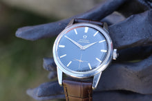 Load image into Gallery viewer, 1960 Omega Seamaster with original black dial